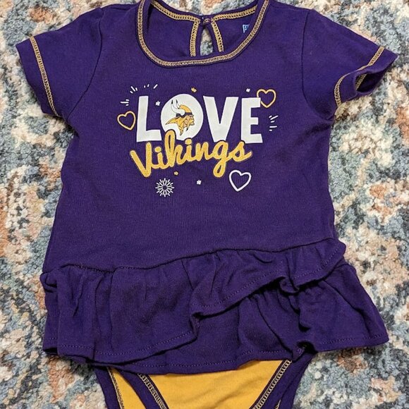 Onesie Vikings love purple and yellow size 6-9 months - Picture 1 of 7